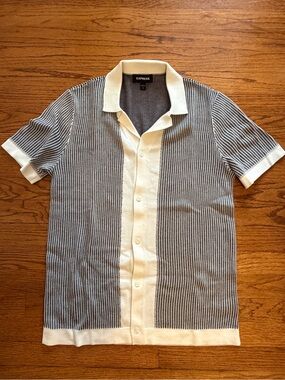 Express Men’s Black and White Short-Sleeve Knit Button-Down Shirt